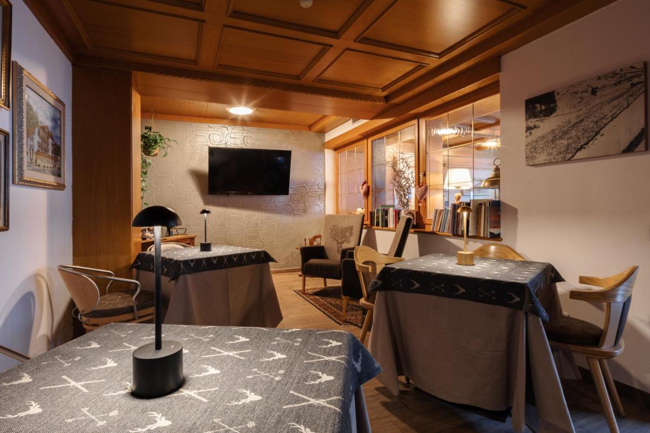 Hotel Nele Ziano di Fiemme Exteriör bild