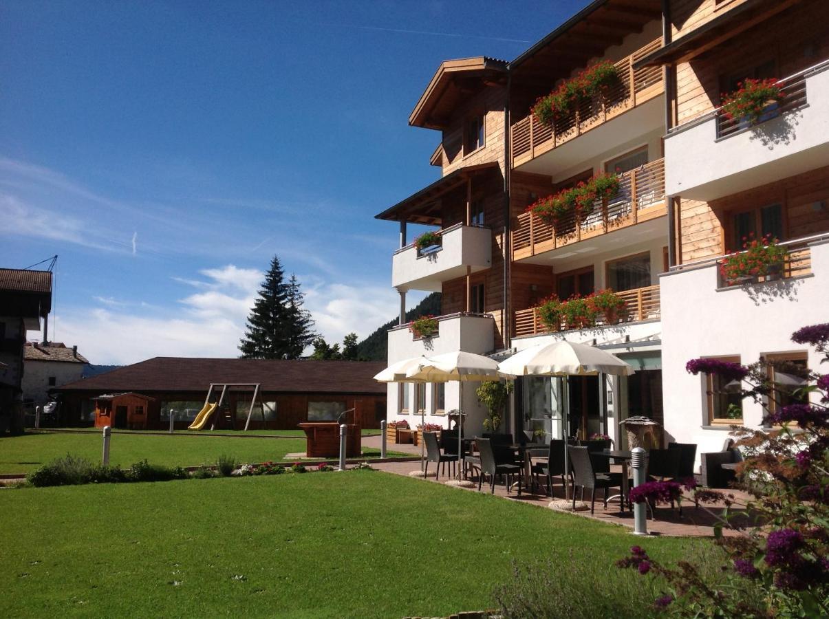 Hotel Nele Ziano di Fiemme Exteriör bild