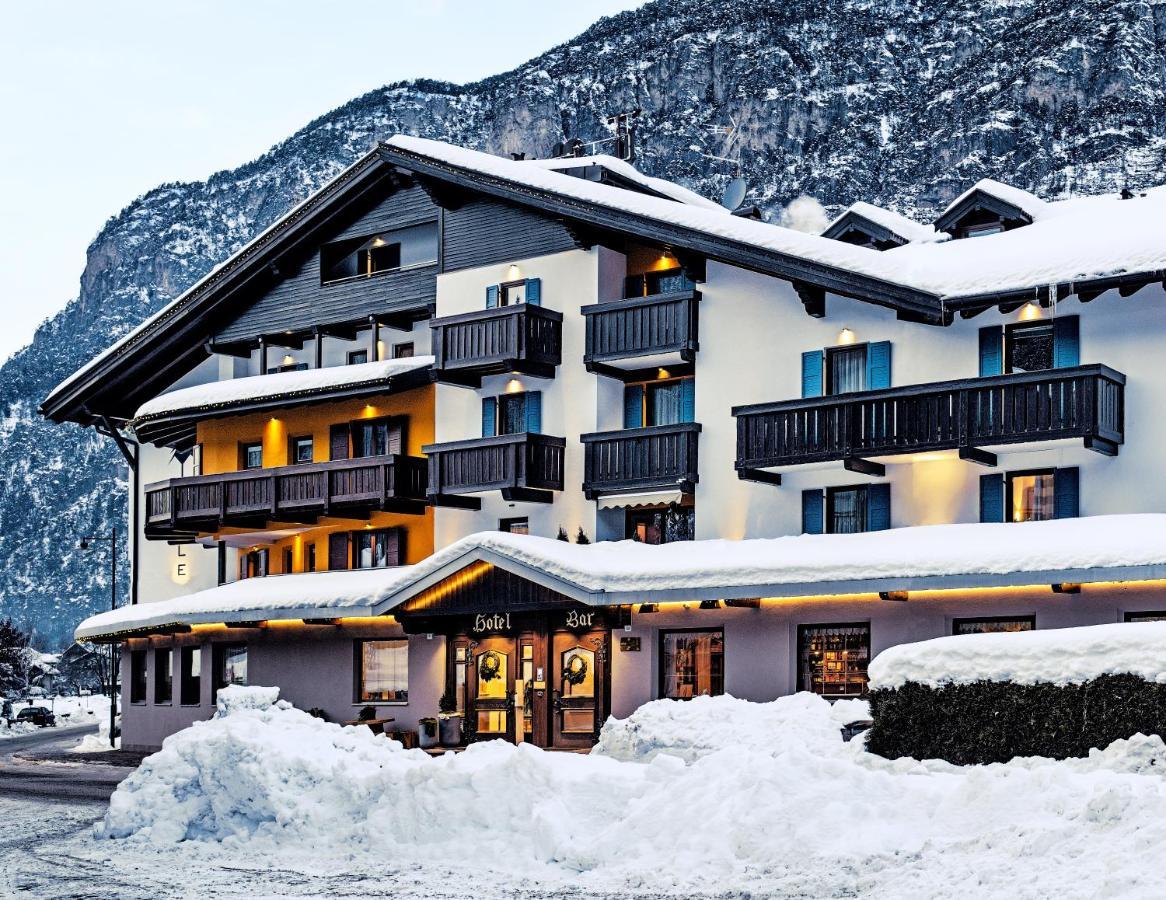 Hotel Nele Ziano di Fiemme Exteriör bild