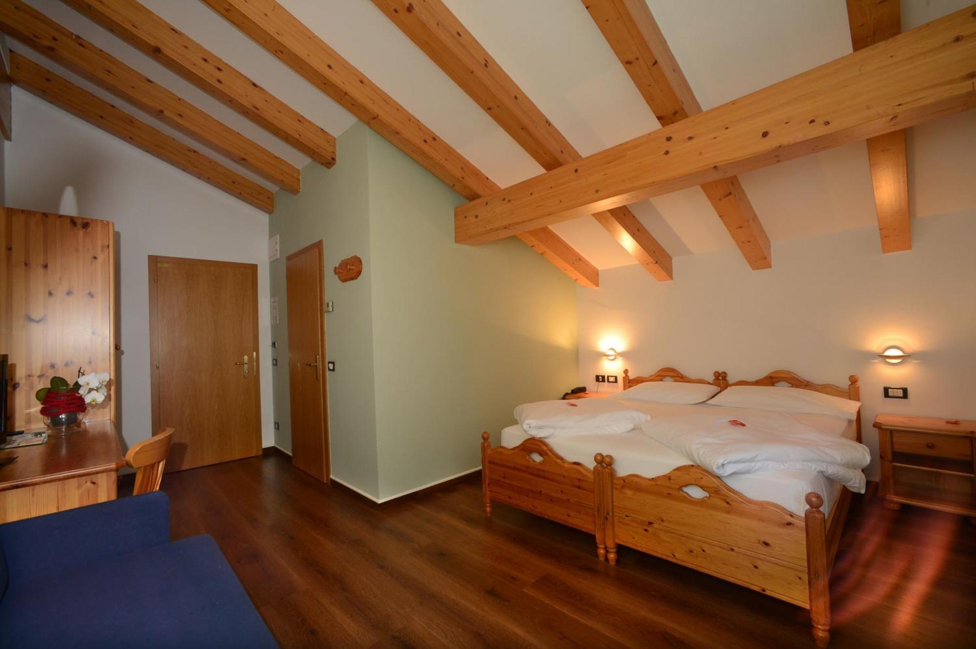 Hotel Nele Ziano di Fiemme Rum bild