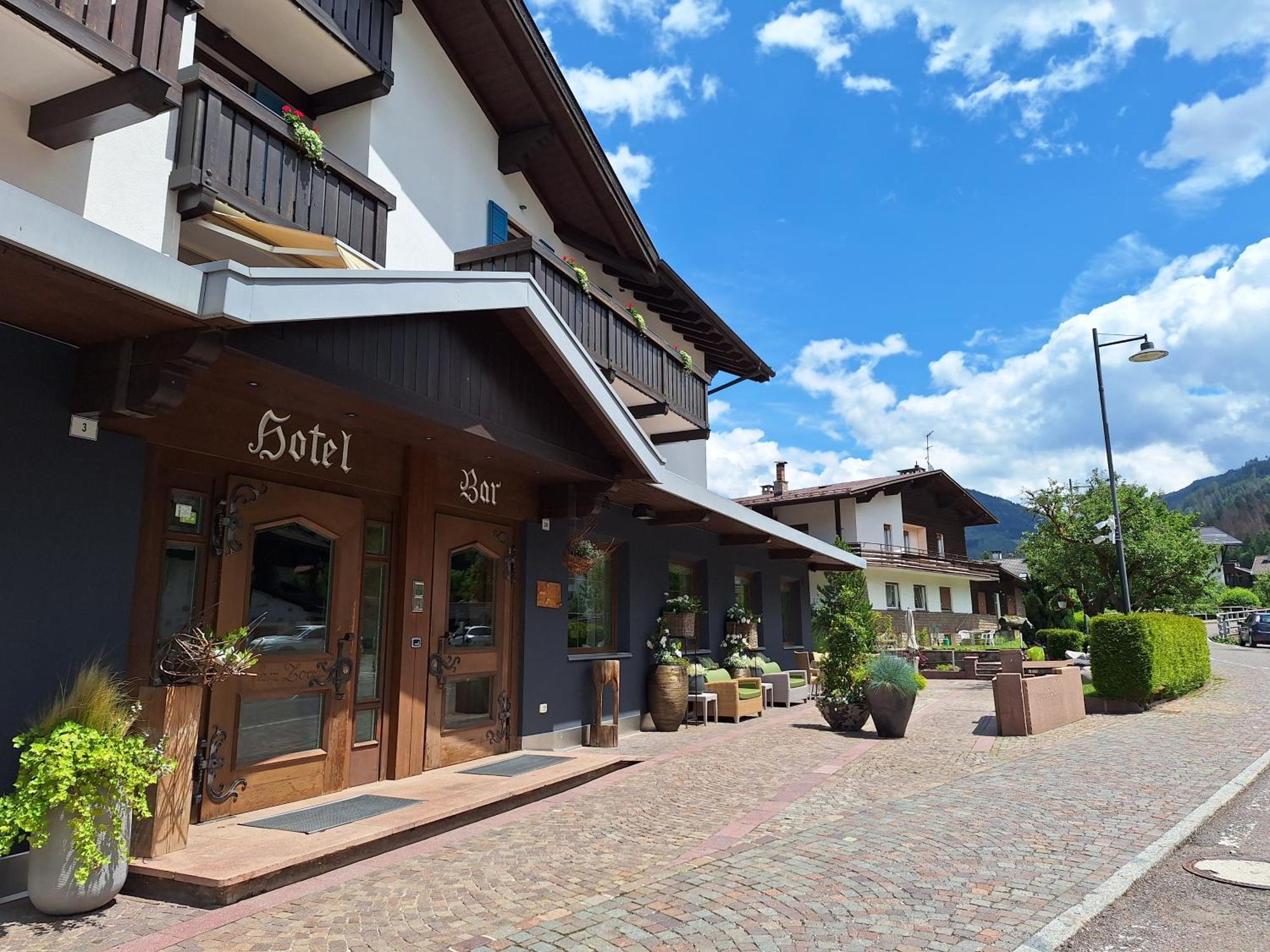 Hotel Nele Ziano di Fiemme Exteriör bild