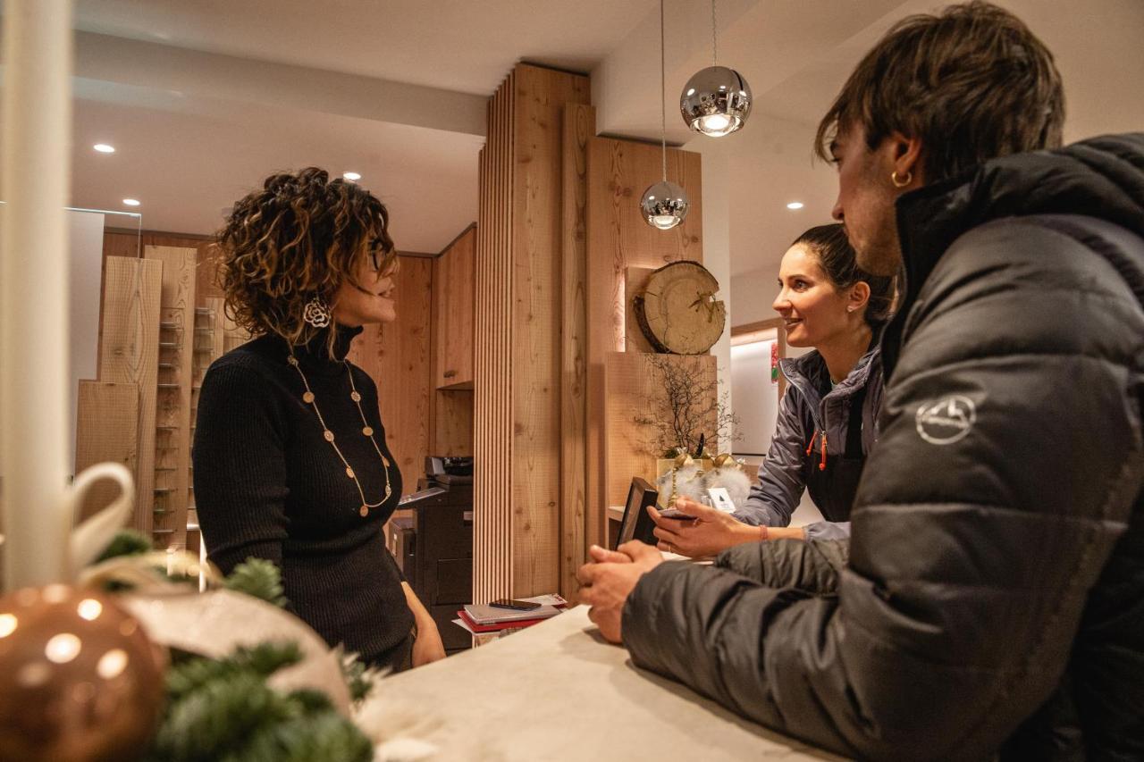 Hotel Nele Ziano di Fiemme Exteriör bild